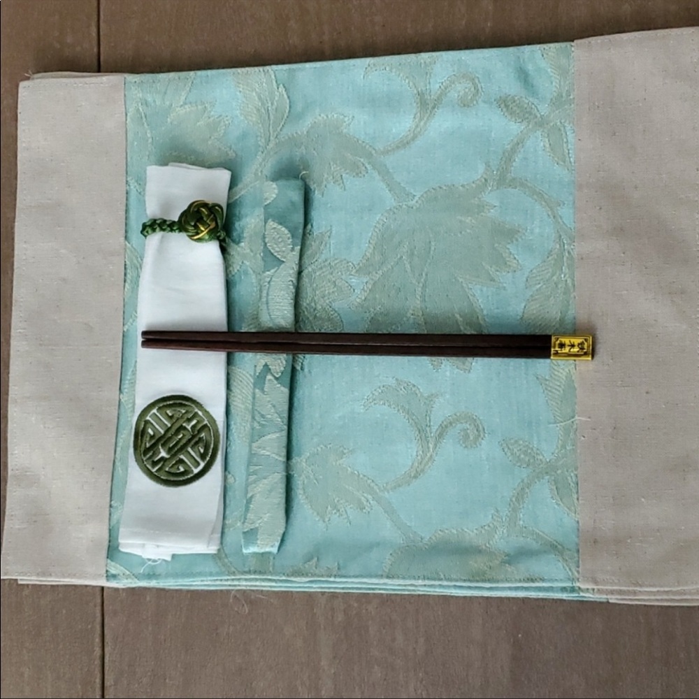 Placemat Setting with Chopsticks